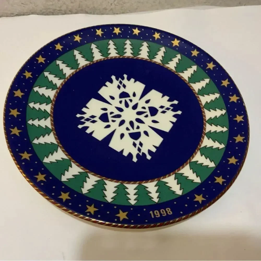 Arabia Finland Wall Plate Christmas plate 1998 porcelain 9”